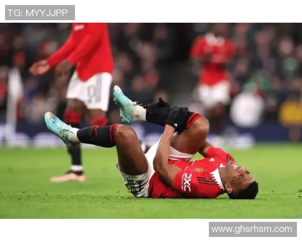 奥斯梅恩在意甲赛场大放异彩助球队争夺冠军荣耀