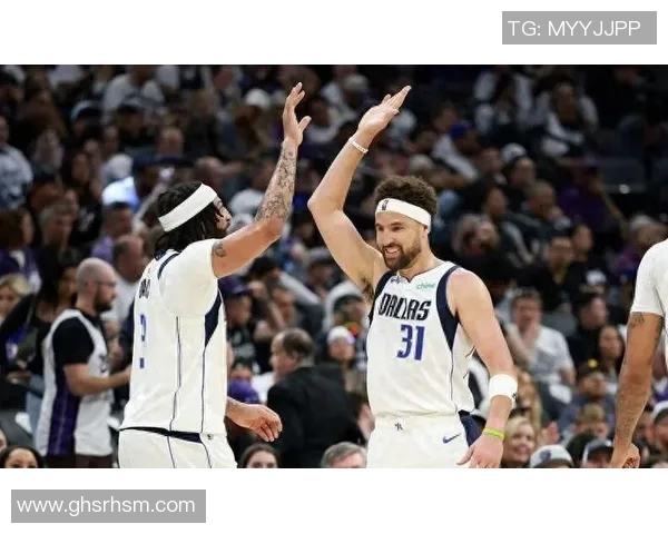 独行侠战胜骑士，保住季后赛希望