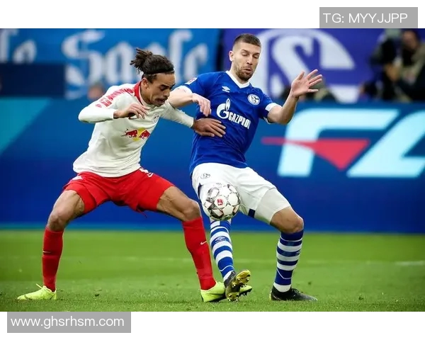 沙尔克04客场苦战不敌，德甲排名继续下滑