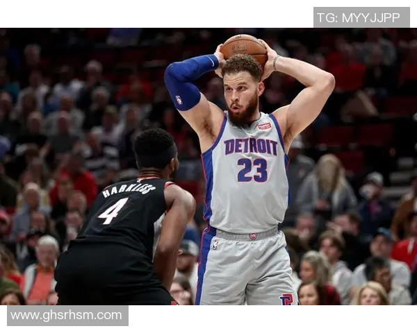 活塞客场逆袭独行侠,格里芬豪取30分,领军前行 活塞客场逆袭独行侠,格里芬豪取30分,领军前行